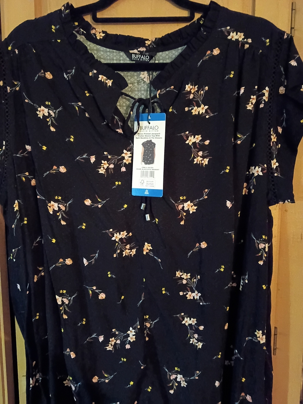Buffalo David Bitton Black Ditsy Bouquet Flutter Sleeve Top